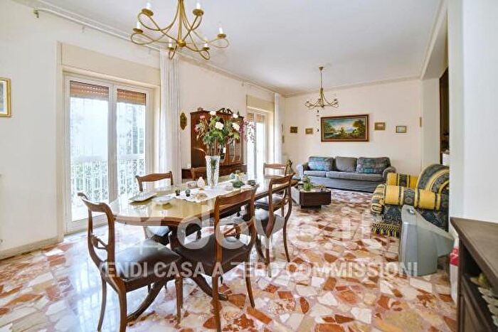 Appartamento quadrilocale in vendita in Viale Tirreno, Catania