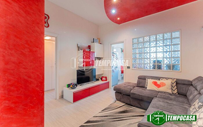 Appartamento trilocale in vendita in Via Valassina V, Milano