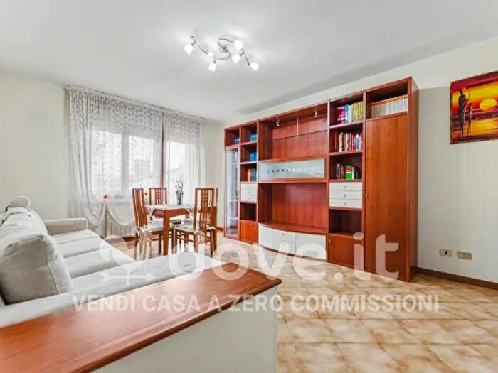 Appartamento trilocale in vendita in Via Alessandro Manzoni C, Martellago