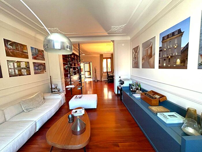 Appartamento quadrilocale in affitto in Via Raffaello Sanzio, Amendola Buonarroti, Milano