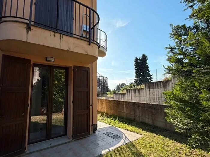 Appartamento trilocale in vendita in Via Manzoni, Casteggio