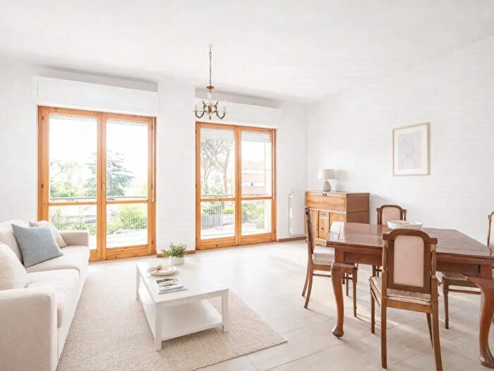 Appartamento con 5 locali in vendita in a Vitaliano Rotellini, Roma