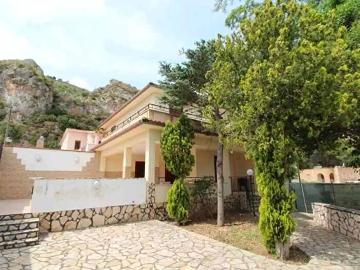 Appartamento bilocale in vendita in Via Crocifissello, Valderice