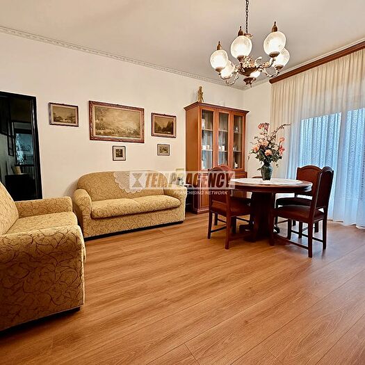 Appartamento trilocale in vendita in Via Gran Sasso, Rozzano