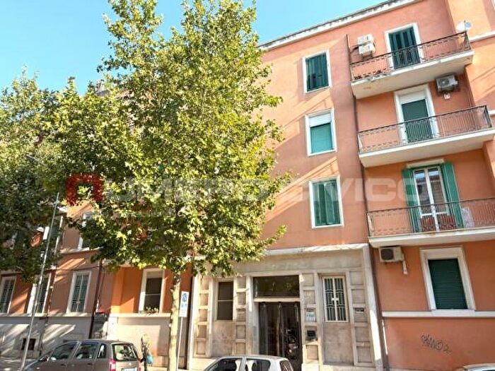 Appartamento trilocale in vendita in Via Alberto da Zara, Foggia