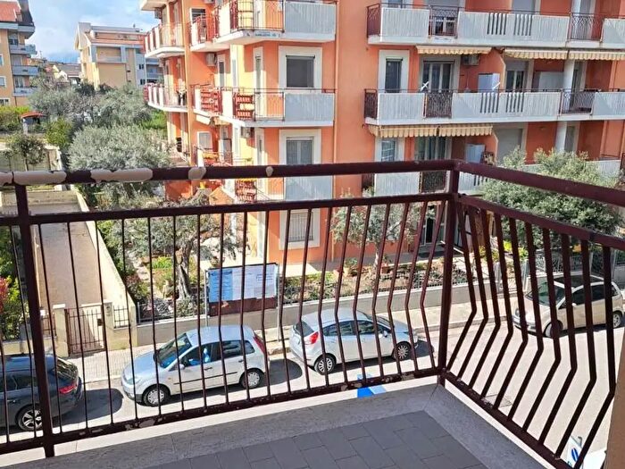 Appartamento con 7 locali in affitto in Via V Bachelet, Fossacesia