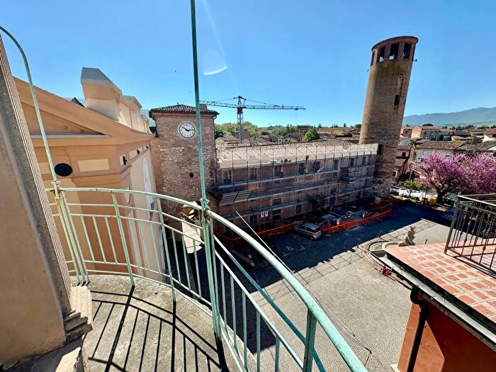 Appartamento con 11 locali in vendita in Via Roma, Cerreto D'Esi