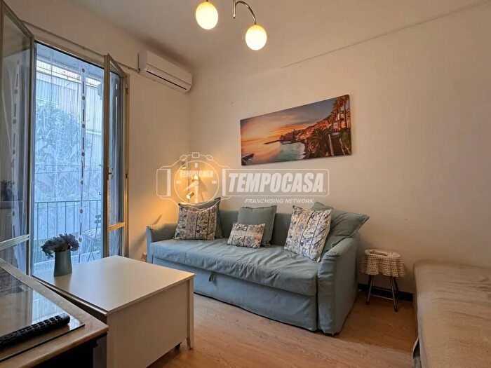 Appartamento con 5 locali in vendita in Viale Villini Rollino, Genova