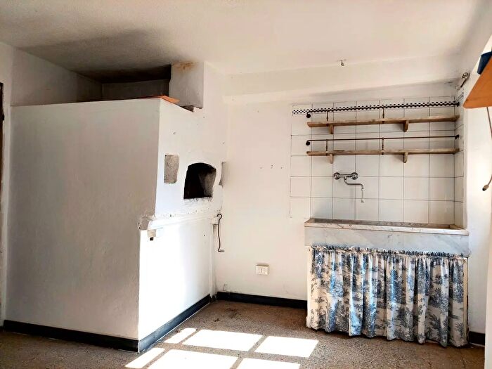 Casa con 7 locali in vendita in Via Madonnetta, Mendatica