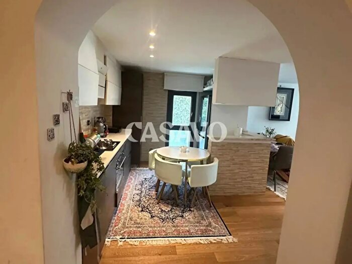 Appartamento con 6 locali in vendita in Via Dante da Castiglione, Firenze