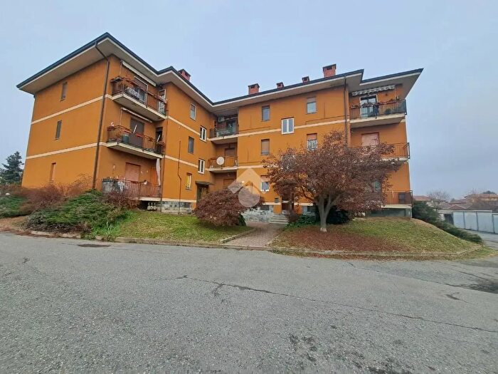 Appartamento quadrilocale in vendita in Via Massaua, Cavaglia