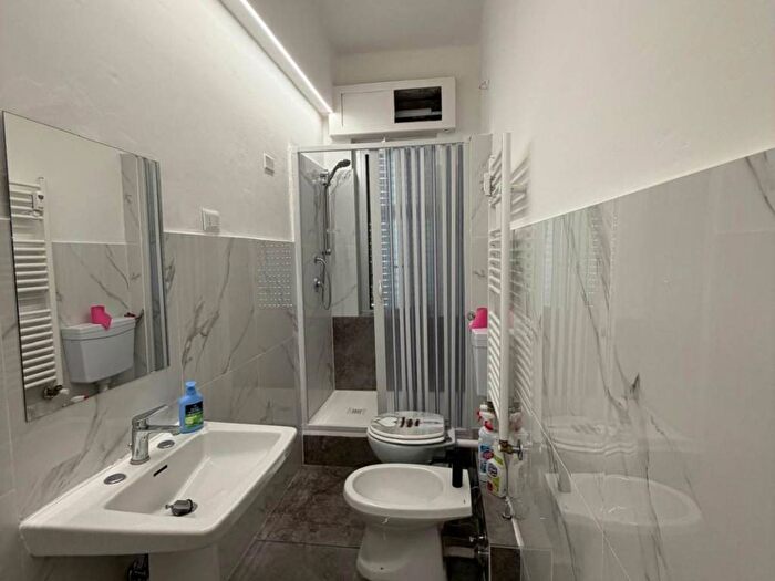 Appartamento trilocale in affitto in Via Stefanina Moro, Quezzi, Genova