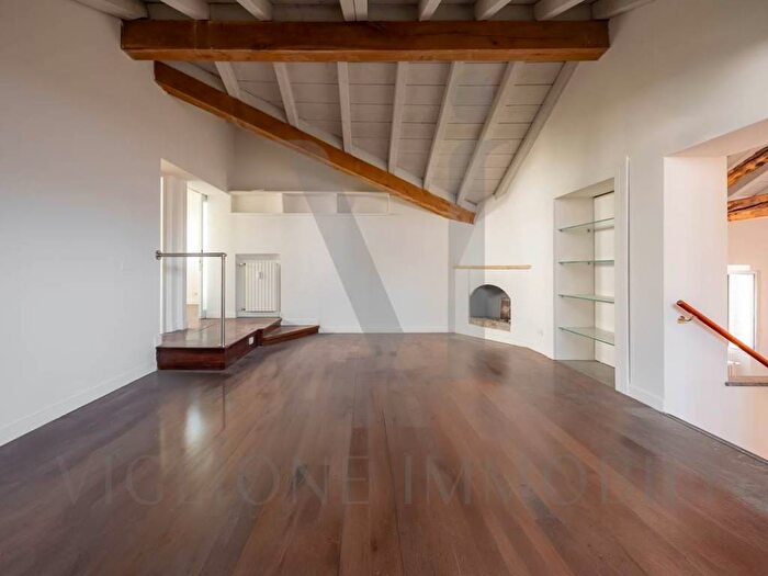 Appartamento con 6 locali in affitto in via Manin, Turati, Milano
