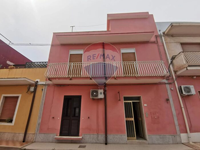 Casa con 6 locali in vendita in Via dell Armistizio, Siracusa
