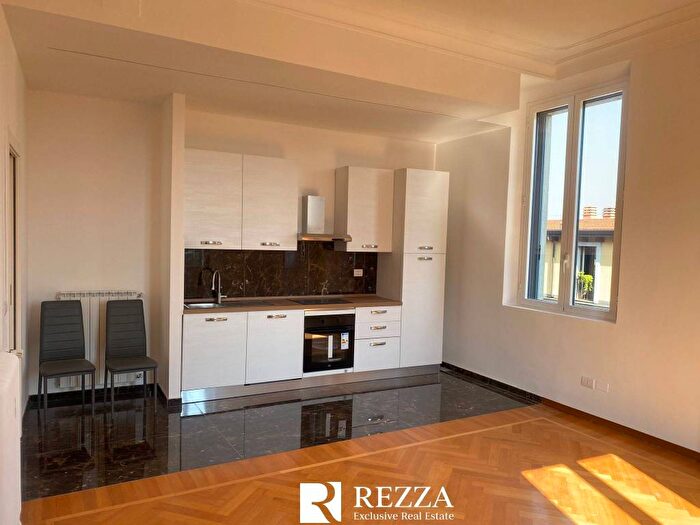 Appartamento trilocale in affitto in Via Spartaco, Montenero, Milano