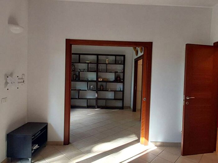 Appartamento trilocale in affitto in Via Val di Fassa, Città Giardino, Roma