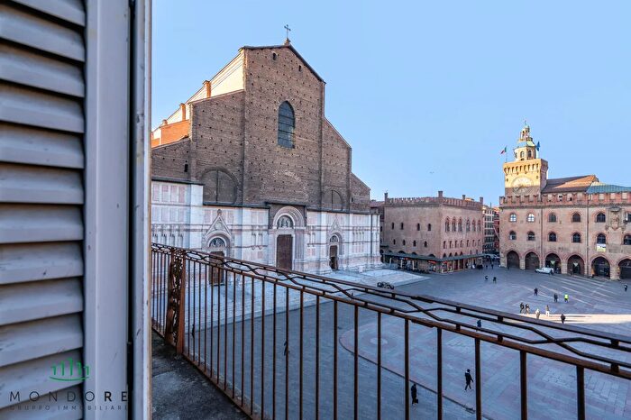 Appartamento con 6 locali in vendita in Via Pescherie Vecchie, Bologna