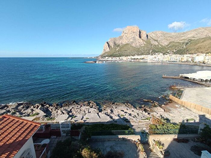 Casa quadrilocale in affitto in Via Tito Maccio Plauto, Sferracavallo Barcarello, Palermo