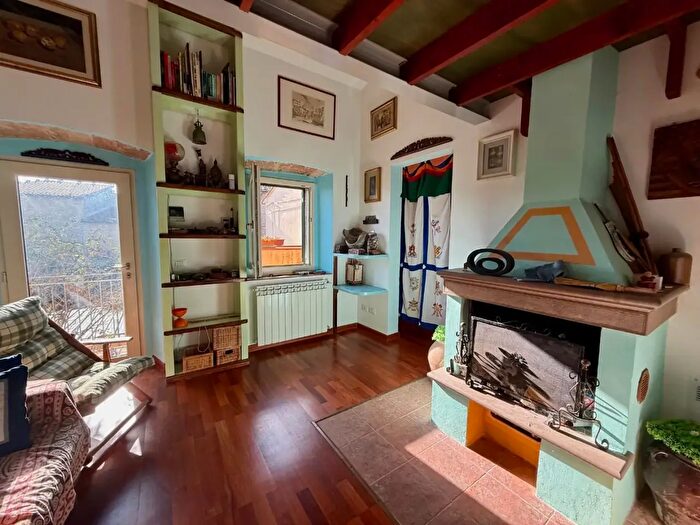 Casa con 6 locali in vendita in Casciana Terme Lari