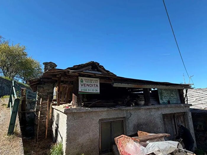 Casa bilocale in vendita in Frazione Salirod, Saint Vincent