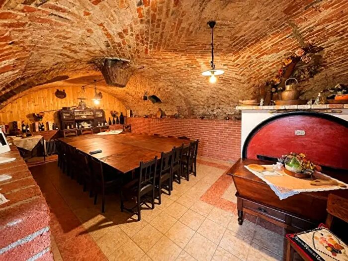 Casa con 6 locali in vendita in Via Angelo Gatti, Camerano Casasco