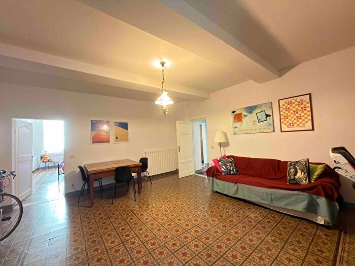 Appartamento quadrilocale in affitto in Piazza degli Scalpellini, Piazza Anfiteatro Torre Guinigi, Lucca