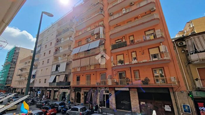 Appartamento trilocale in vendita in Via Salvador dalì, Napoli