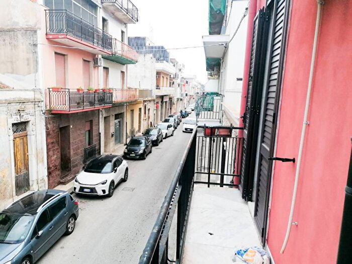 Appartamento trilocale in affitto in Via Ludovico Ariosto, Floridia