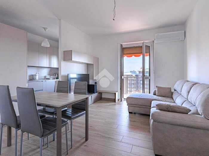 Appartamento trilocale in vendita in Via Richelmy, Ivrea