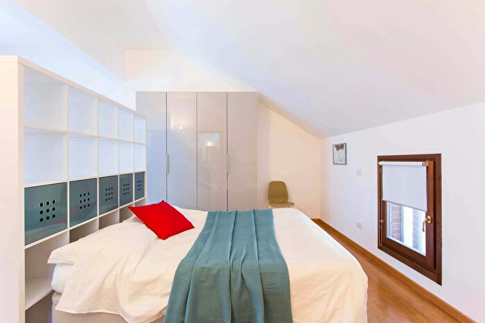 Appartamento monolocale in affitto in Via Console Marcello, Milano