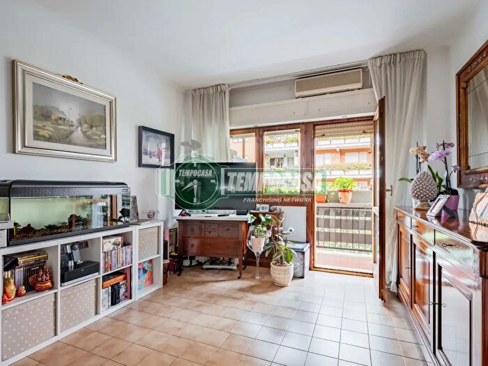 Appartamento trilocale in vendita in Via Beata Savina Petrilli, Roma