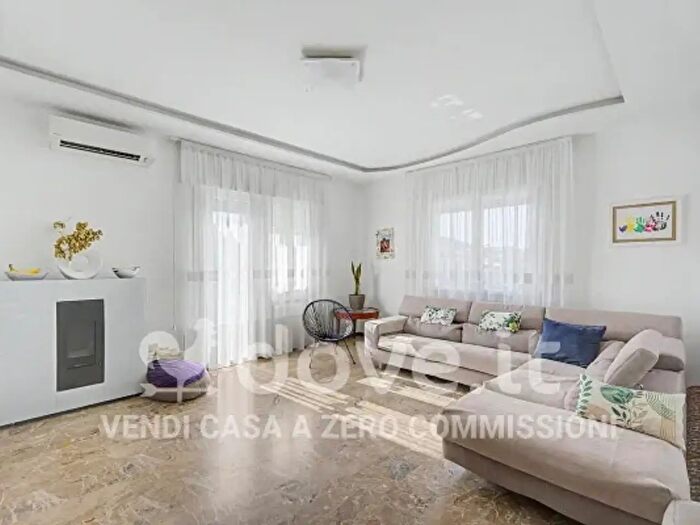 Appartamento quadrilocale in vendita in Via a Vespucci, Albignasego
