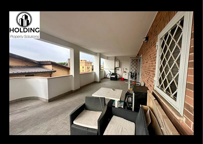 Appartamento quadrilocale in vendita in Via Cesare Peroni, Roma