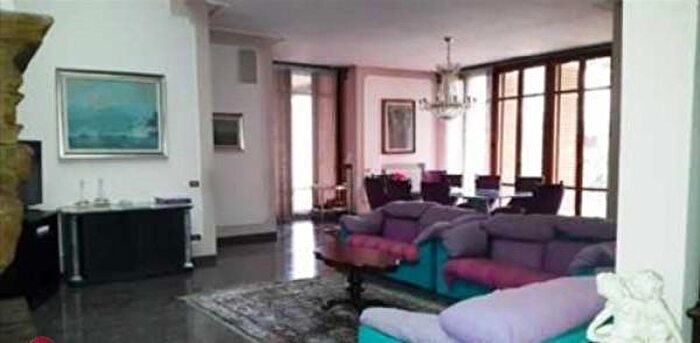 Casa con 6 locali in vendita in Reggio Emilia