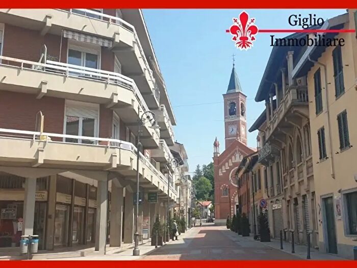 Appartamento trilocale in affitto in Via Vittorio Veneto, Tradate