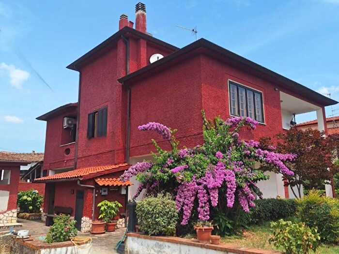 Casa con 6 locali in vendita in Via Bassiano, Centro, Sezze