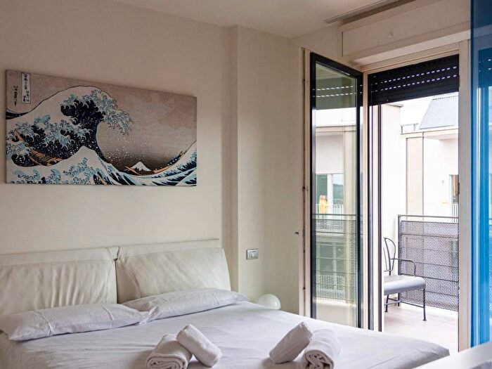 Appartamento trilocale in affitto in Via Savona, Giambellino, Milano