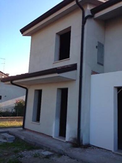 Appartamento quadrilocale in vendita in Via Roma, Canaro