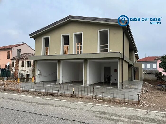 Case in Vendita e in Affitto - 2