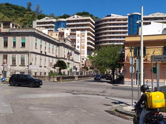 Appartamento trilocale in affitto in Viale Regina Margherita, Regina Margherita Torrente Trapani, Messina