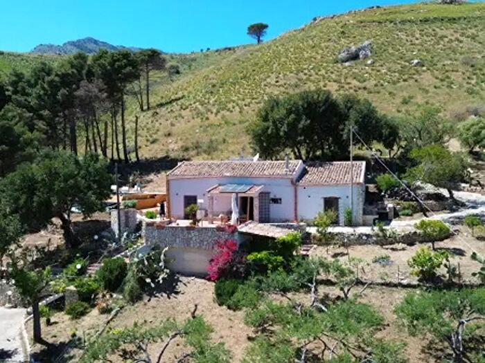 Casa con 6 locali in vendita in Contrada Grotticelli, Castellammare Del Golfo