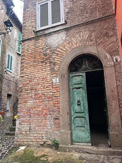 Appartamento quadrilocale in vendita in Via Gramsci, Vallerano