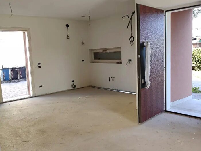 Casa con 5 locali in vendita in Via Giuseppe Verdi, Loreggia