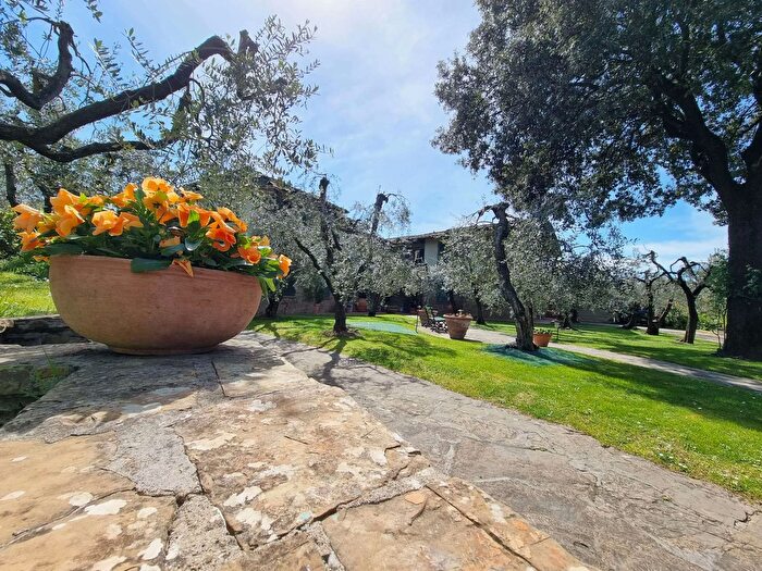 Casa con 14 locali in vendita in San Casciano In Val Di Pesa