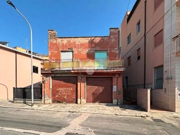 Casa con 7 locali in vendita in Via Alarico Ciotti, Cisterna Di Latina