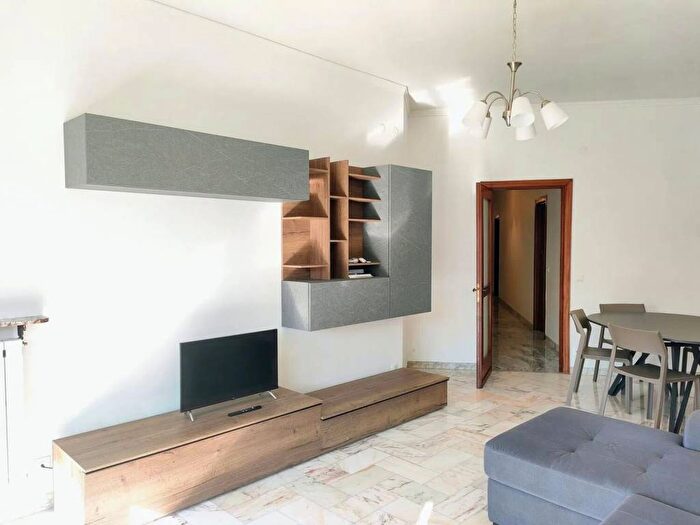 Appartamento con 5 locali in affitto in Via Domenico Brunenghi E, Centro, Finale Ligure