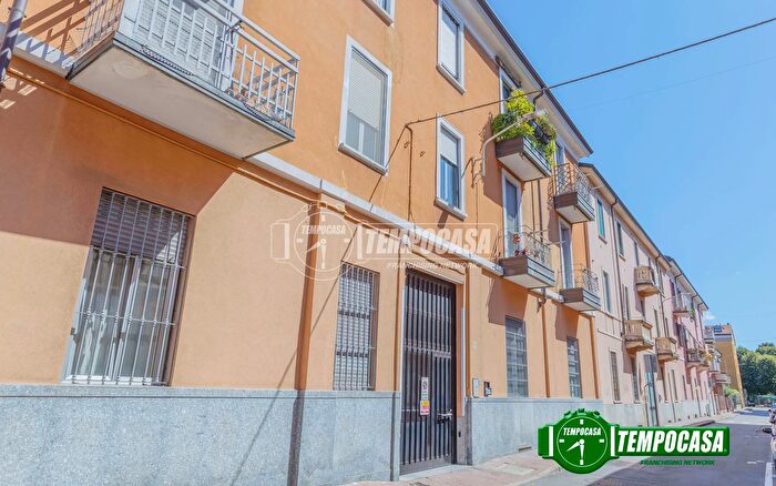 Appartamento quadrilocale in vendita in Via Giuseppe Garibaldi, Corsico