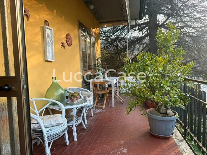 Appartamento con 6 locali in affitto in a della Pieve, Capannori