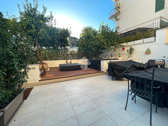 Appartamento trilocale in vendita in Via Discesa Coroglio, Napoli