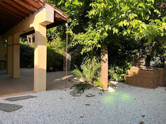 Casa con 5 locali in affitto in Caranna, Forte dei Marmi